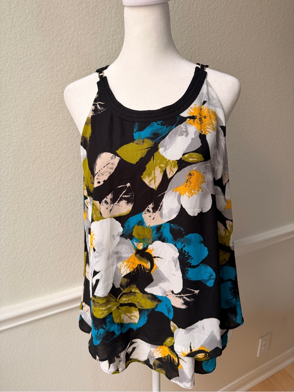 Worthington Floral Sleeveless Blouse Large Black Blue White Career Top